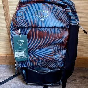 NWT Osprey Blue and Brown Backpack Dynamic Design